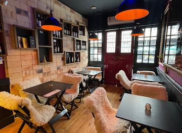 brazil/florianopolis/jurere-internacional/bar/chez-vin-pub-e-depot