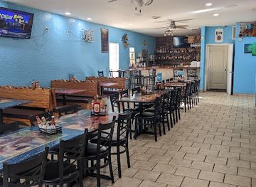 missouri/ha-ha-tonka-state-park/bar/ixtapa-mexican-grill-cantina