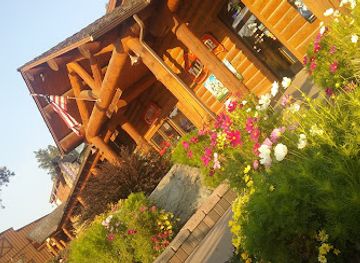 montana/flathead-lake/bar/tall-pine-lounge-liquor