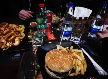 italy/bari/madonnella/bar/terra-di-mezzo-beer-food-fun