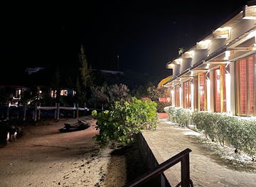 the-bahamas/exuma-cays-land-and-sea-park/bar/staniel-cay-yacht-club-restaurant