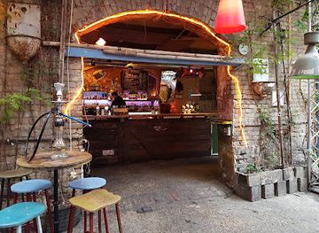 hungary/matra-mountains/bar/szimpla-kert