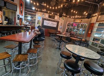 tennessee/clarksville/bar/revel-house-pub-and-eatery
