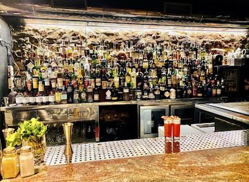 spain/san-sebastian/parte-vieja-old-town/bar/arraun