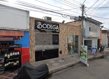 colombia/neiva/bar/bar-karaoke-pose