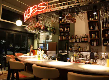 Les Rouges Cucina & Cocktails