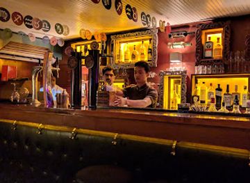 india/mumbai/colaba/bar/woodside-inn