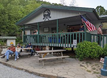 south-carolina/lake-jocassee/bar/forks-of-the-river-taproom