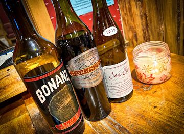 montana/yellowstone-national-park/bar/grizzly-lounge