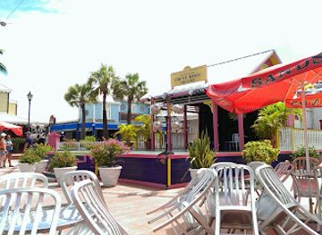 the-bahamas/grand-bahama-island/bar/rum-runners