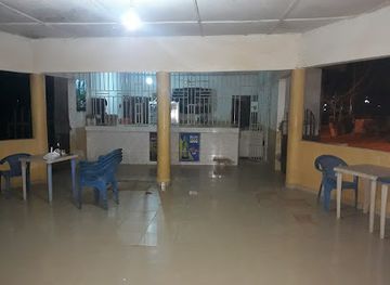 ghana/northern-region/bar/costum-s-van-bar