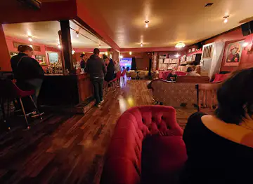 Slowpoke Lounge & Cabaret