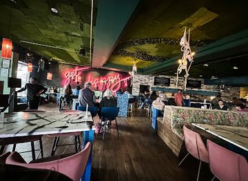 new-mexico/chaco-culture-national-historical-park/bar/happy-accidents