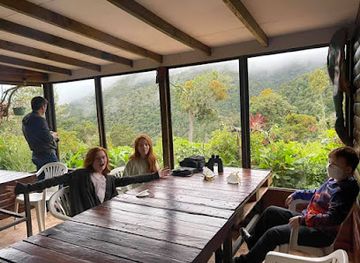 costa-rica/los-santos-region/bar/pizzeria-los-colibries