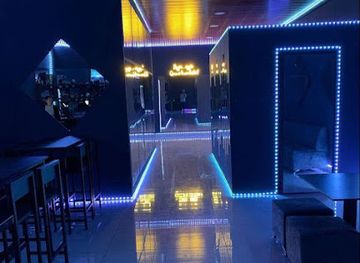 honduras/puerto-cortes/bar/mirror-bar-lounge