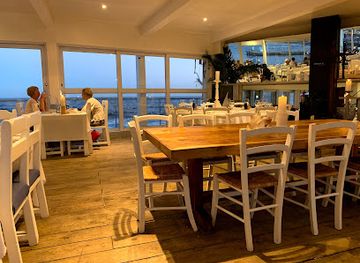 south-africa/sunshine-coast/bar/harbour-house-kalk-bay