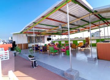 togo/central-region/bar/sky-bar-restaurant-r-plus