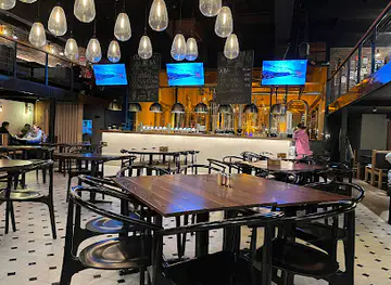 Lake House BrewPub