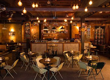 australia/new-england/bar/the-soda-factory