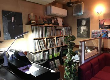 japan/nagato/bar/tom-cat