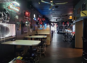 indiana/northeast-indiana/bar/carl-s-tavern
