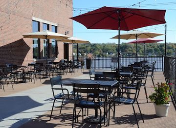 iowa/mississippi-river-valley/bar/mississippi-river-distilling-company