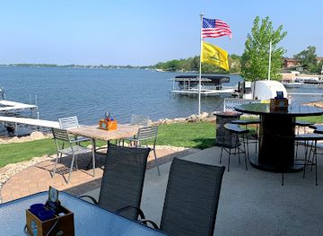 south-dakota/missouri-river/bar/the-shipwreck-bar-grill