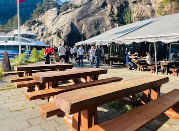 norway/lysefjord/bar/fjord-restaurant-lysefjord-helleren