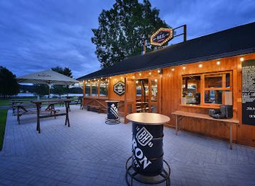 czechia/lipno-dam/bar/gril-modrin