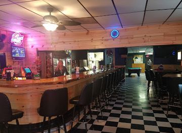 michigan/northern-michigan/bar/johnnie-s-bar