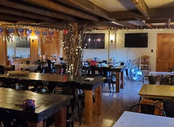new-york/adirondack-mountains/bar/hi-falls-bar-and-grill