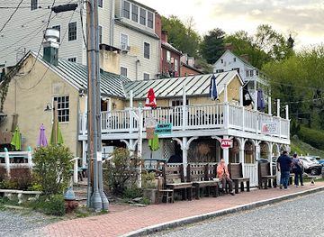 west-virginia/harper-s-ferry/bar/almost-heaven-pub-and-grill