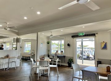 australia/whitsunday-islands/bar/marina-cafe