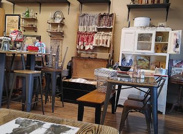 virginia/grayson-highlands-state-park/bar/papa-s-cafe-country-elegance