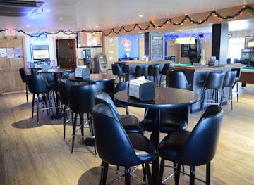 wisconsin/glacial-lake-wisconsin/bar/carlee-s-bar-grill