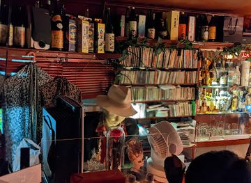 japan/fukuoka/tenjin/bar/bar-king-bee