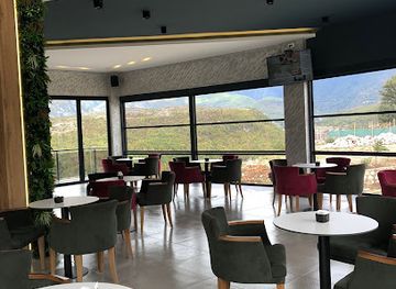 albania/rrogozhina-region/bar/green-bar-view