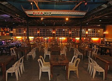 philippines/bicol-region/bar/bora-hut