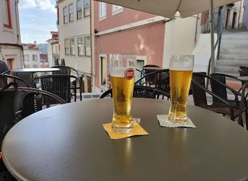 portugal/coimbra/alta-de-coimbra/bar/quebra-bar
