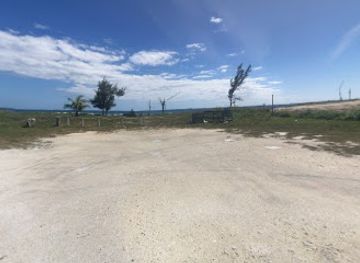 the-bahamas/freeport/bar/lil-dirt-road-bar-and-grill