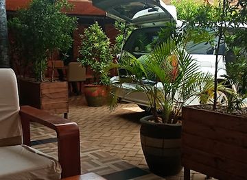 uganda/bunyoro/bar/logg-in-bar-restaurant-washing-bay