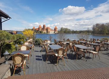 lithuania/trakai-island-castle/bar/apvalaus-stalo-klubas-restaurant-and-hotel