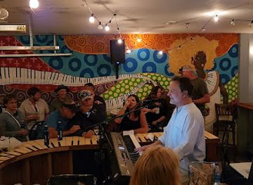 ohio/lake-erie-islands/bar/fat-fingers-piano-bar