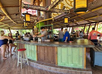 florida/orlando-theme-parks-area/bar/dancing-dragons-boat-bar