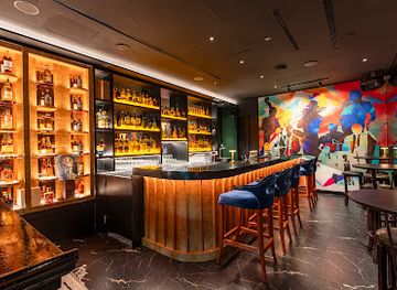 singapore/sentosa/bar/maduro