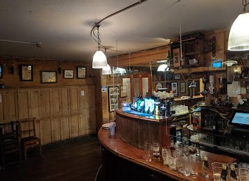 ireland/ring-of-kerry/bar/courtney-s-bar