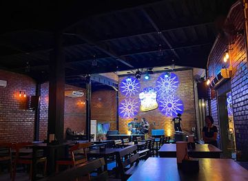 myanmar-burma/central-myanmar/bar/chillax-bar-grill