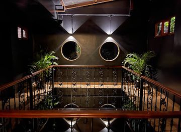 ecuador/azuay-region/bar/black-rabbit-cuenca