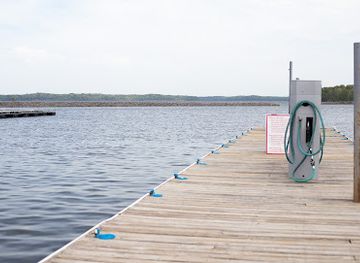 kentucky/land-between-the-lakes-national-recreation-area/bar/moors-resort-marina