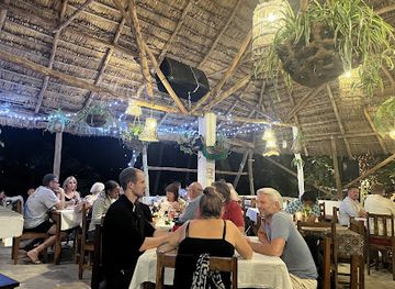 mozambique/banhine-national-park/bar/tofo-tofo